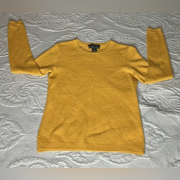Tahari Mustard Yellow Crew Neck Sweater long sleeve pure luxe cashmere 100% size - Picture 4 of 9